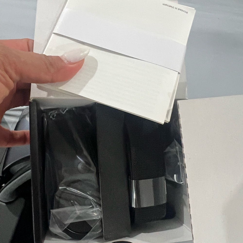 Samsung Black Fitness Tracker